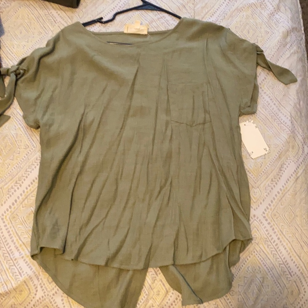 Women’s top size XL